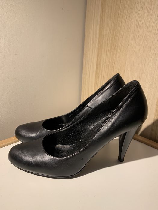 Czarne buty Ryłko na obcasie 40