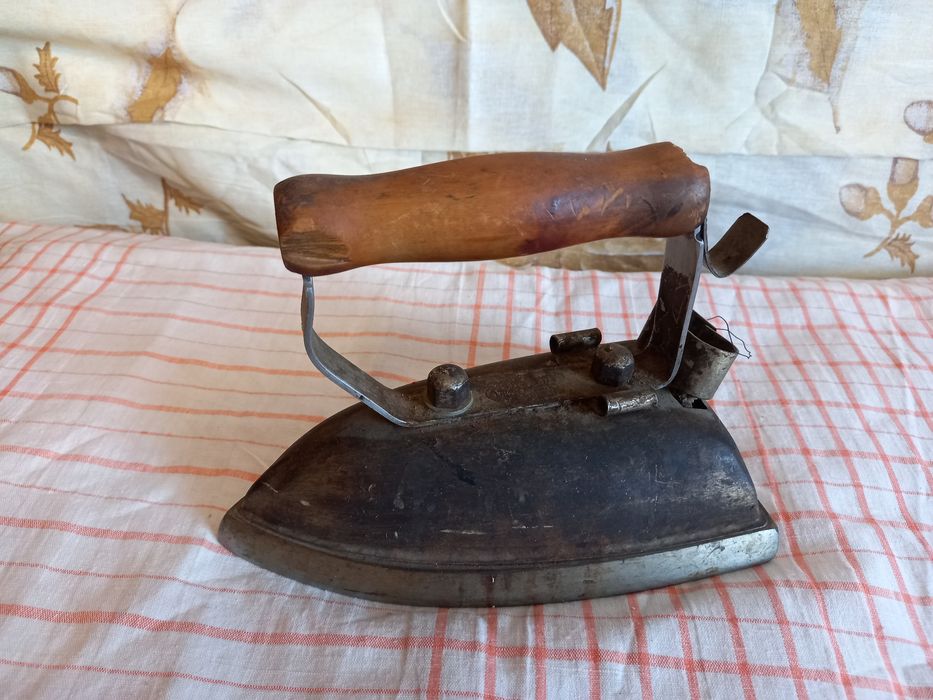 Утюг ретро времен ссср