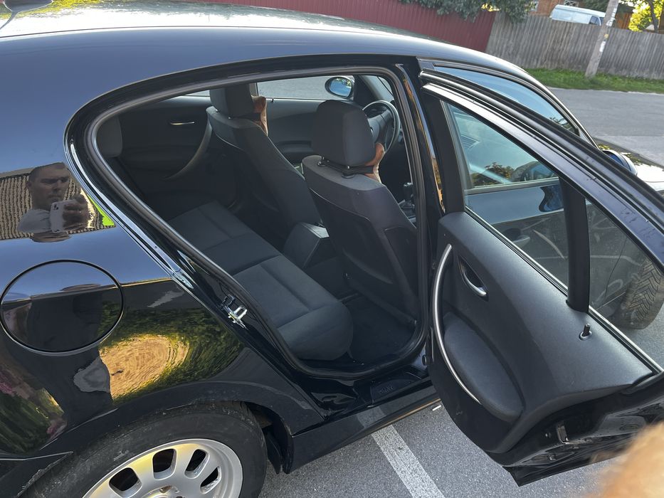 Продам BMW 1 series
