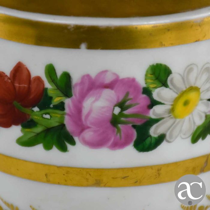 Bule / Cafeteira porcelana Europeia, dourado e pintado à mão, séc. XIX