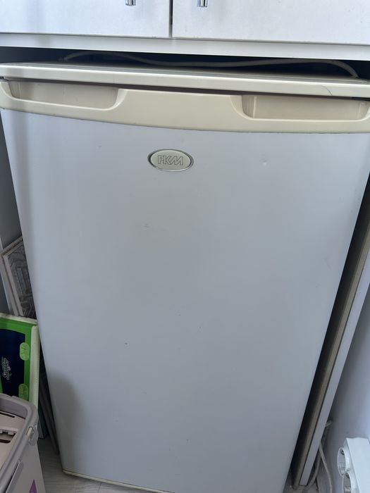 Отдам морозильну камеру