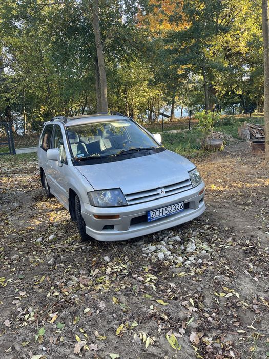 Mitsubishi Space Runner
