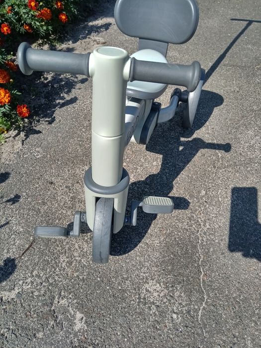 Дитячий триколісний велосипед