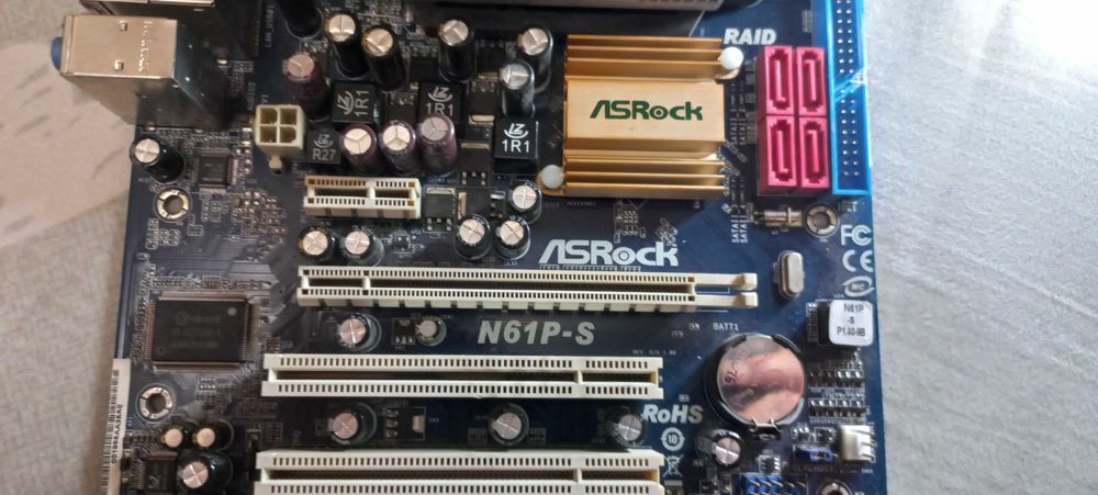 ASRock N61P-S c  Athlon 64 x2 5000+, 4Gb DDR2, куллер