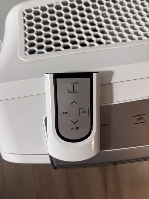 Oczyszczacz powietrza Elektrolux EAP300 z jonizacja