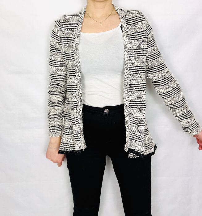 Kremowo-czarna narzutka w paski S 36