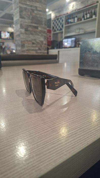 Óculos de sol prada milano