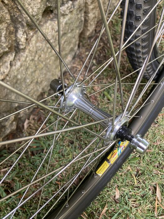 Par de rodas Mavic 26 cerâmica Cubos Shimano Deore