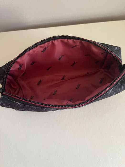 Vende-se Vários Estojos