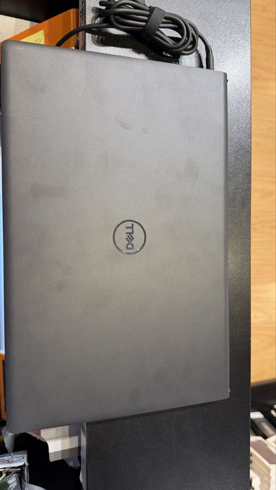 Dell Vostro 3520