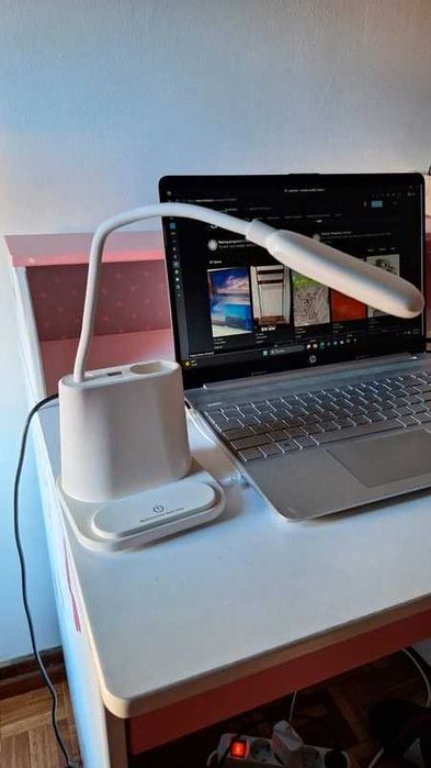 Candeeiro de mesa com USB. Levantar no Porto
