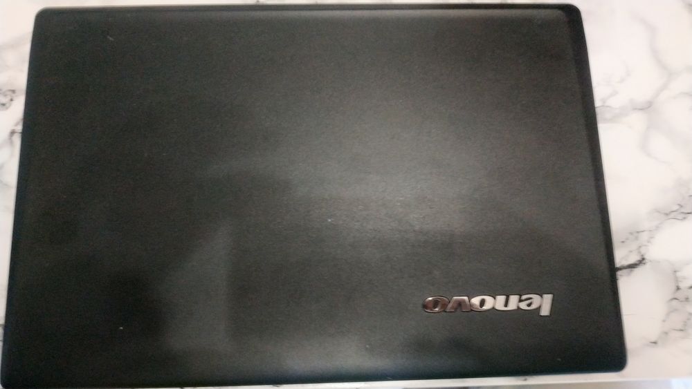 Lenovo G565
Ноутбук працює швидко і без нюансів.
В ютубі не тормозить,