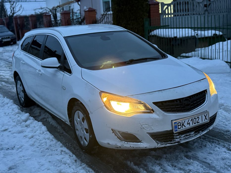 Opel Astra 2012 рік 1.7дизель