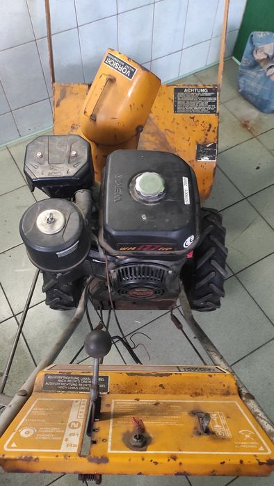 Снегоуборщік. Снегоуборочна.