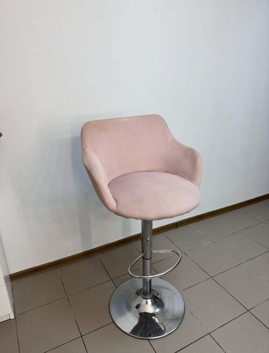 Стілець барний з регулюванням