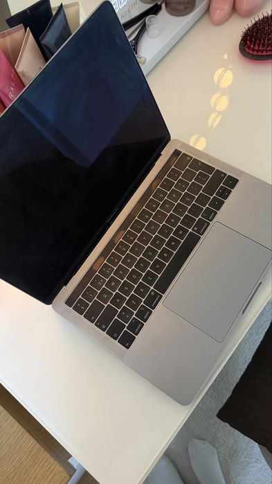 MacBook Pro 13” 2019 – Intel Core i5