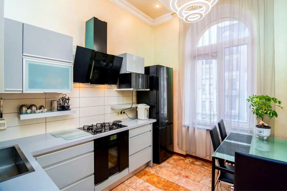 Apartment in Kyiv, Pyrohiv - View 5