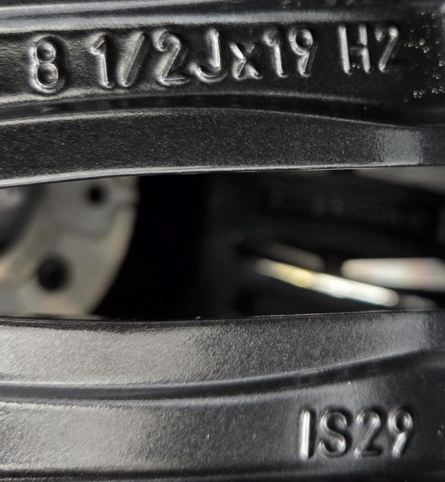 Felgi z oponami BMW Seria 5 I5 G60 G61 8,5x19 ET29 5x112 M935
