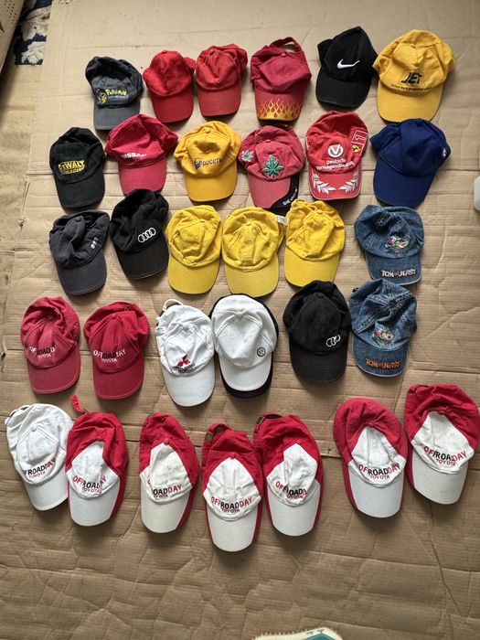 Кепки дорослі і дитячі.