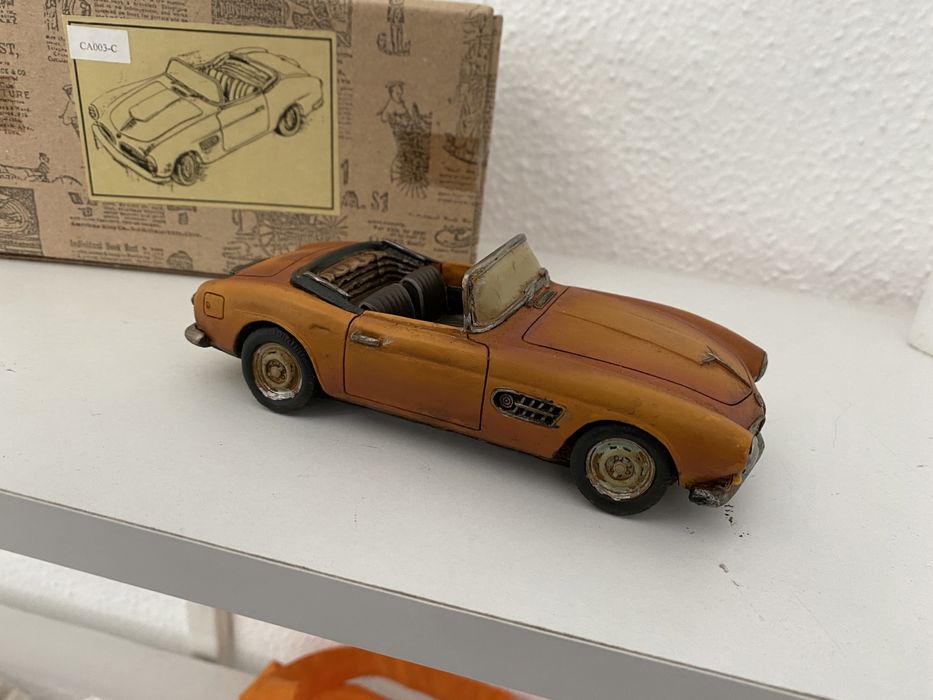 Miniatura carro em composito