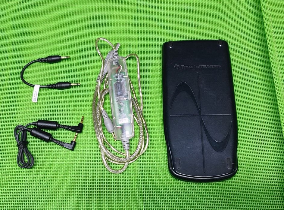 Calculadora gráfica Texas Instruments TI-89 + Cabos. Completamente funcional