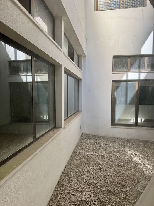 Vende-se Predio Portas-Benfica.