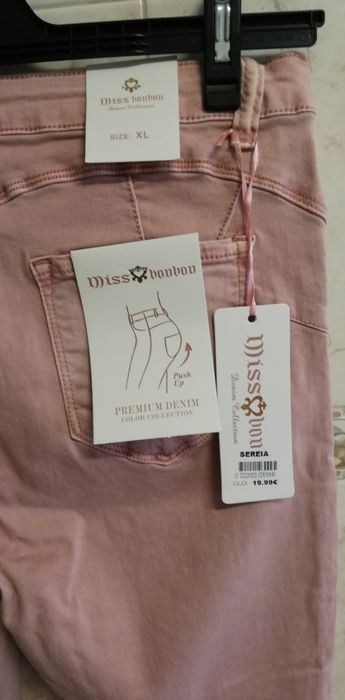 Calça de ganga, rosa novas