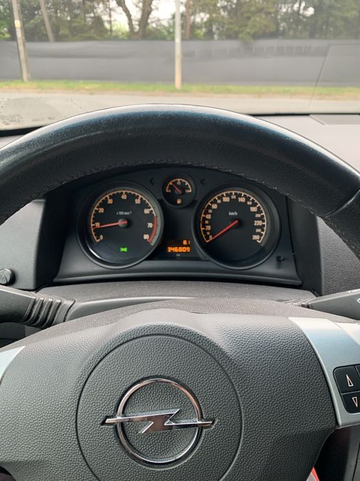 Opel Astra 2011 nowy rozrad pelny VAT