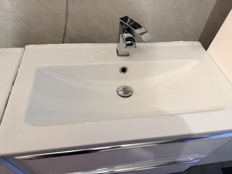 Szafka lazienkowa plus umywalka 1 komplet