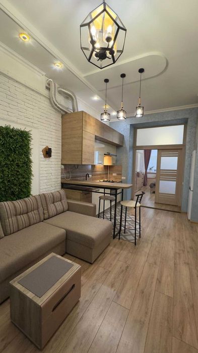 Оренда 1 кім. квартири з паркомісцем у центрі, вул. М.Вовчка, Львів