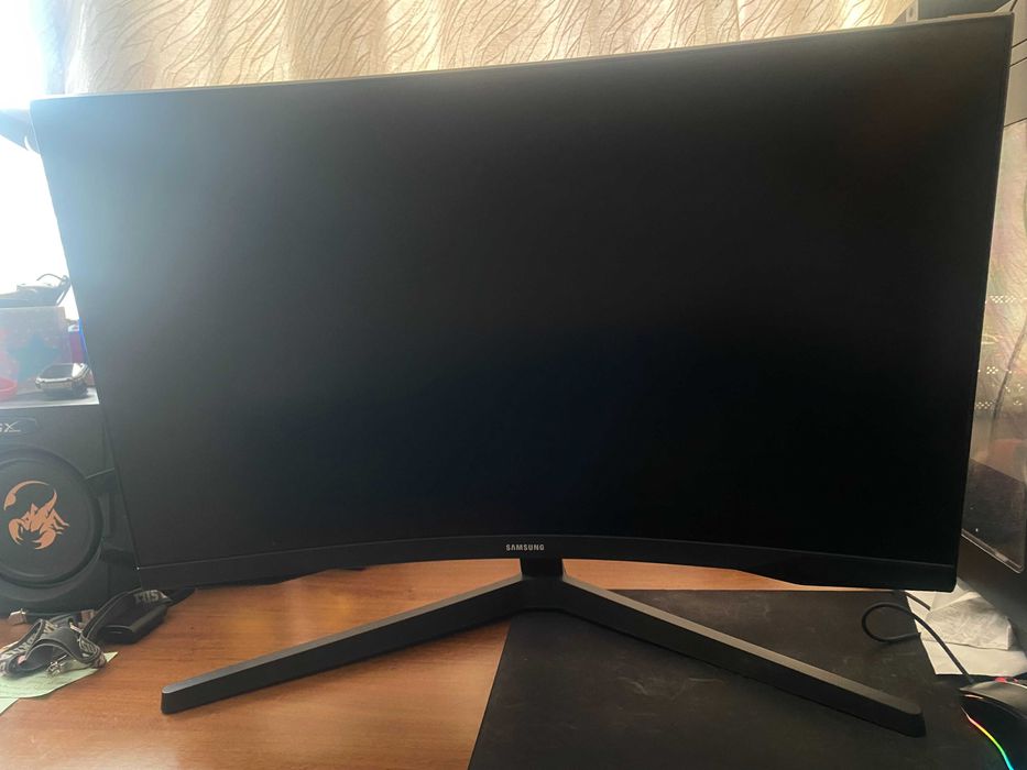 Komputer stacjonarny gamingowy wraz z monitorem Samsung Odyssey G5 27"