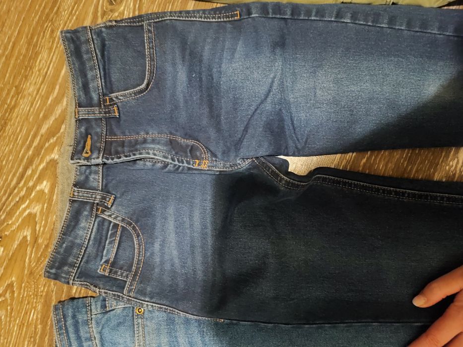 Продам пакетом одяг на хлопчика ріст 128 см