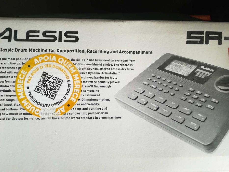 Alesis SR-16: caixa de ritmos em óptimo estado