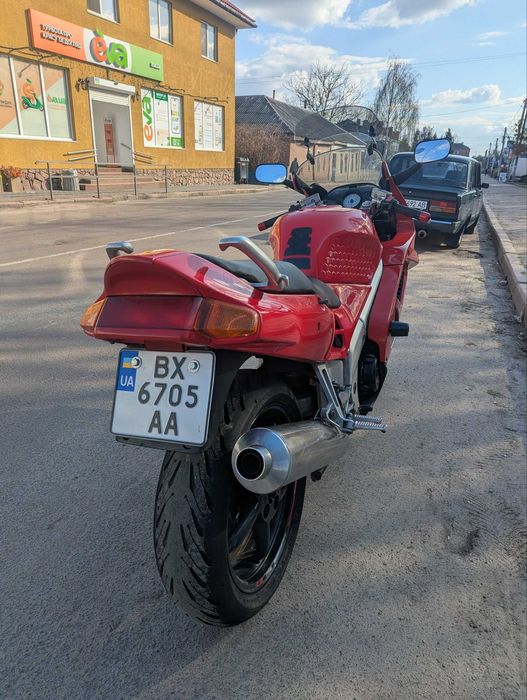Продам Honda VFR 750F