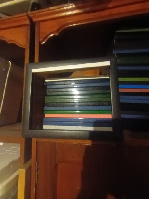 Molduras em madeira pintadas