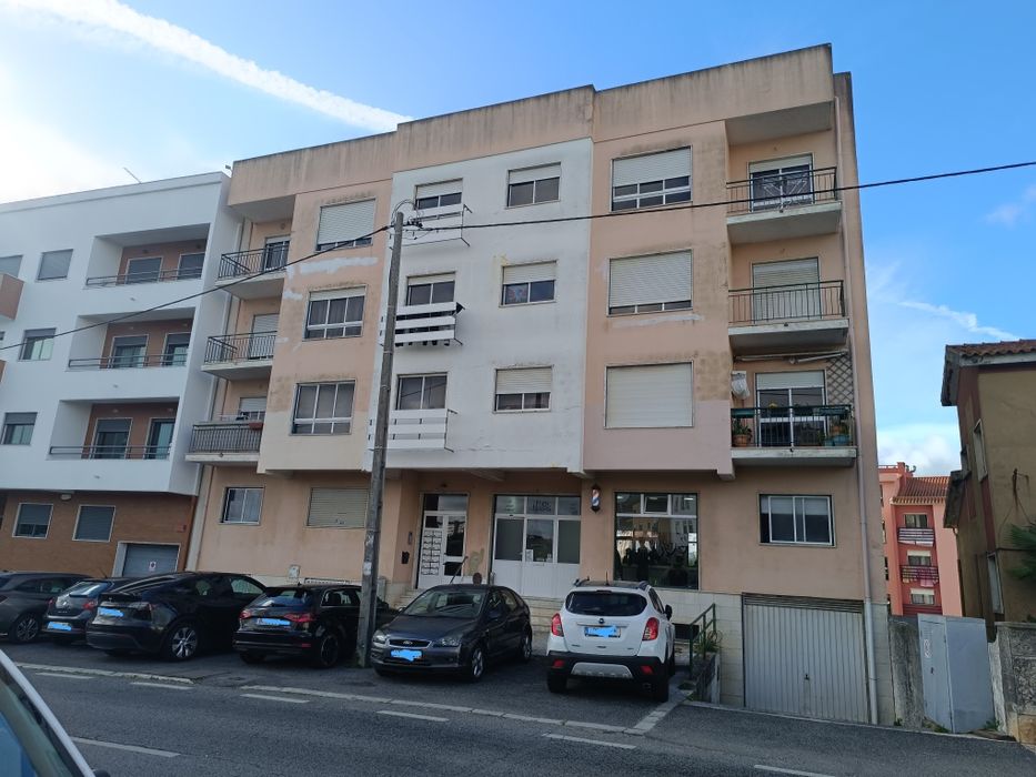 Duplex na Avenida Fernão Mendes Pinto, 51, Agualva
