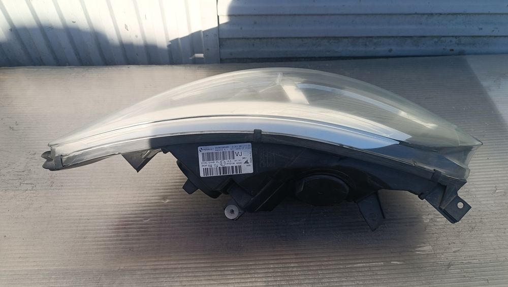 Vendo farol esquerdo de Renault Captur j5 ano 2013