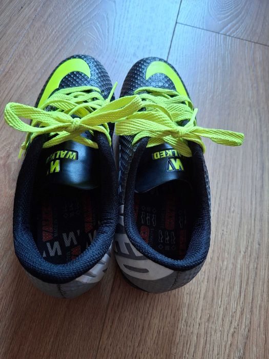 Бутсы мальчику, р. 37