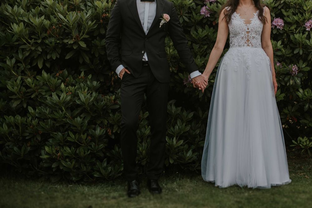 Suknia ślubna, litera A, wycięte plecy