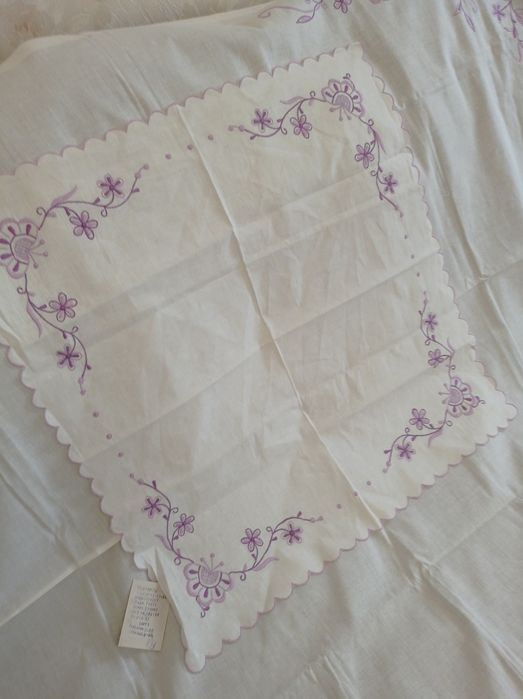 Комплекти та скатерти для стола