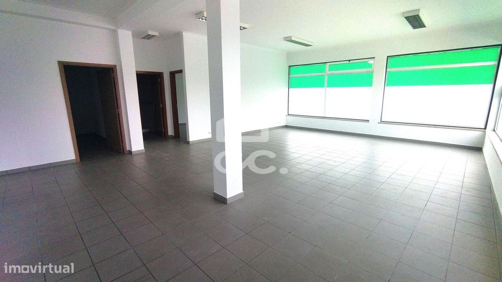 Loja - próximo zona industrial Marinha Grande