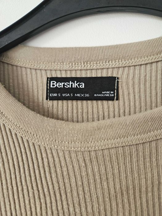 Beżowa prążkowana męska bluzka, długi rękaw
