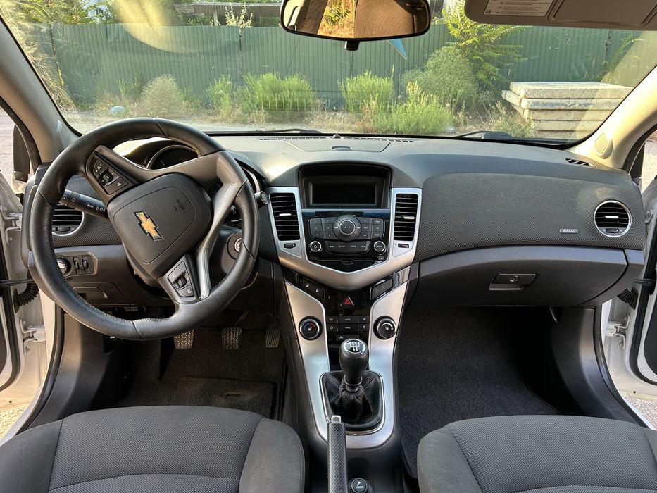 Продам Chevrolet Cruze