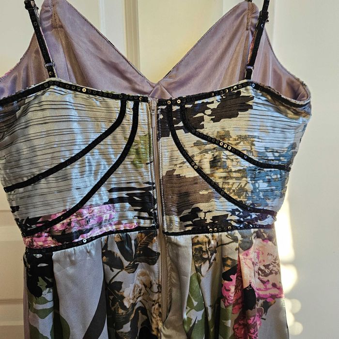 Piękna sukienka Uttam Boutique S