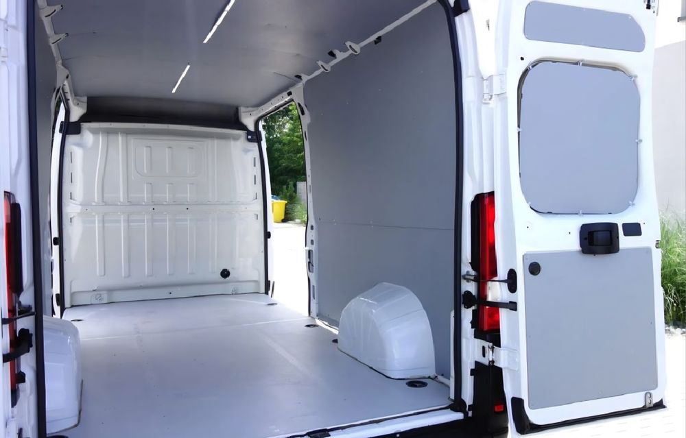 Zabudowa Ducato przestrzeń ładunkowa L3H2