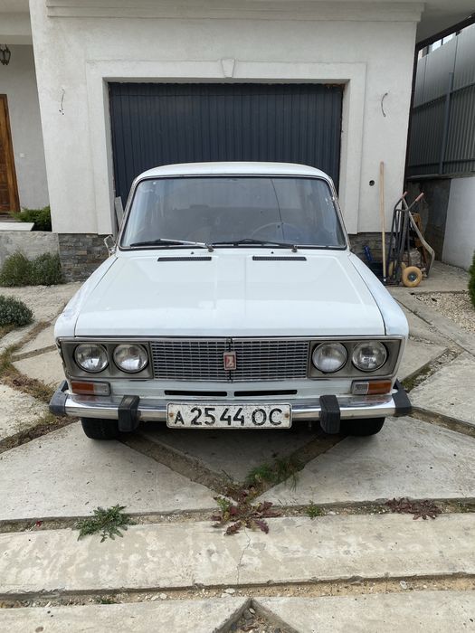 Автомобіль Ваз 2106