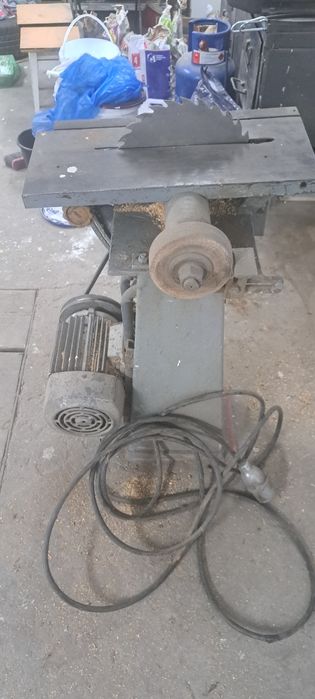 Cyrkularka z kamieniem do ostrzenia