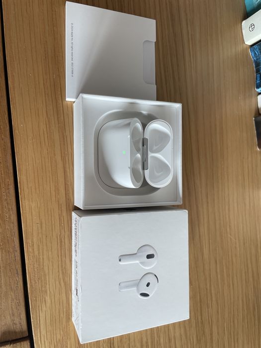 Caixa airpods 4 (sem auriculares)