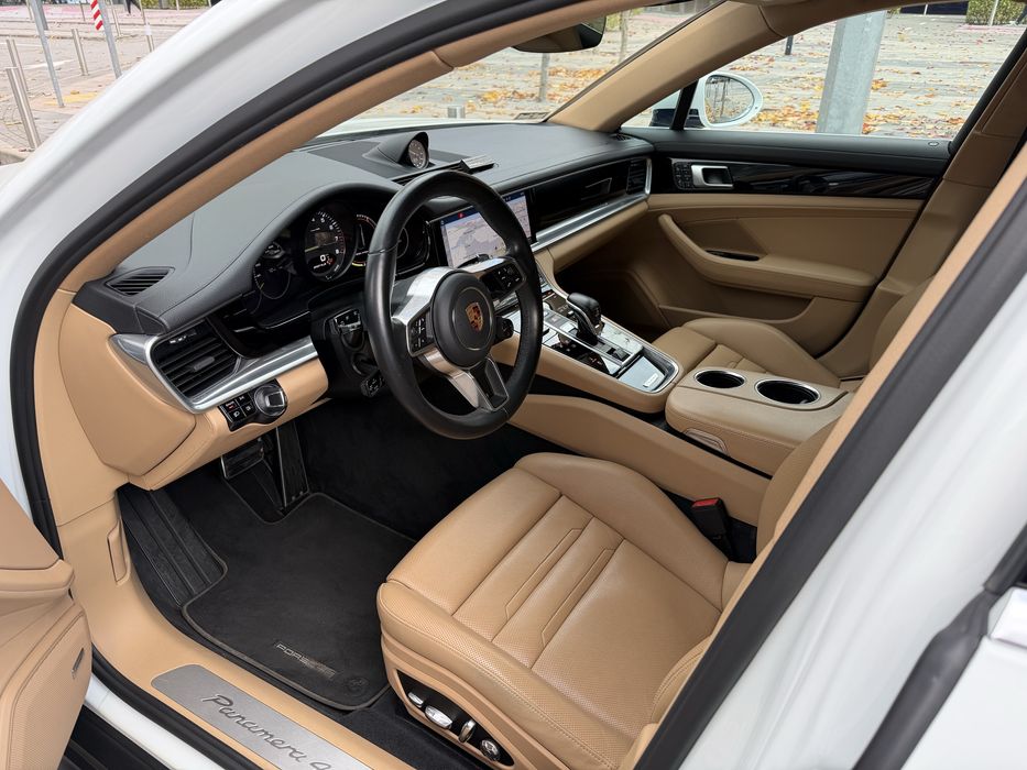 Porsche Panamera 4 E-Hybrid