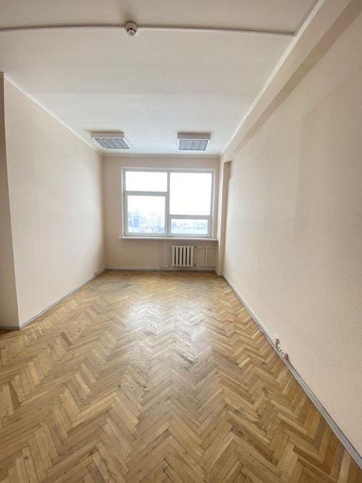 Оренда офісу на вул. Євгенія Сверстюка,23 на 33,6 м²